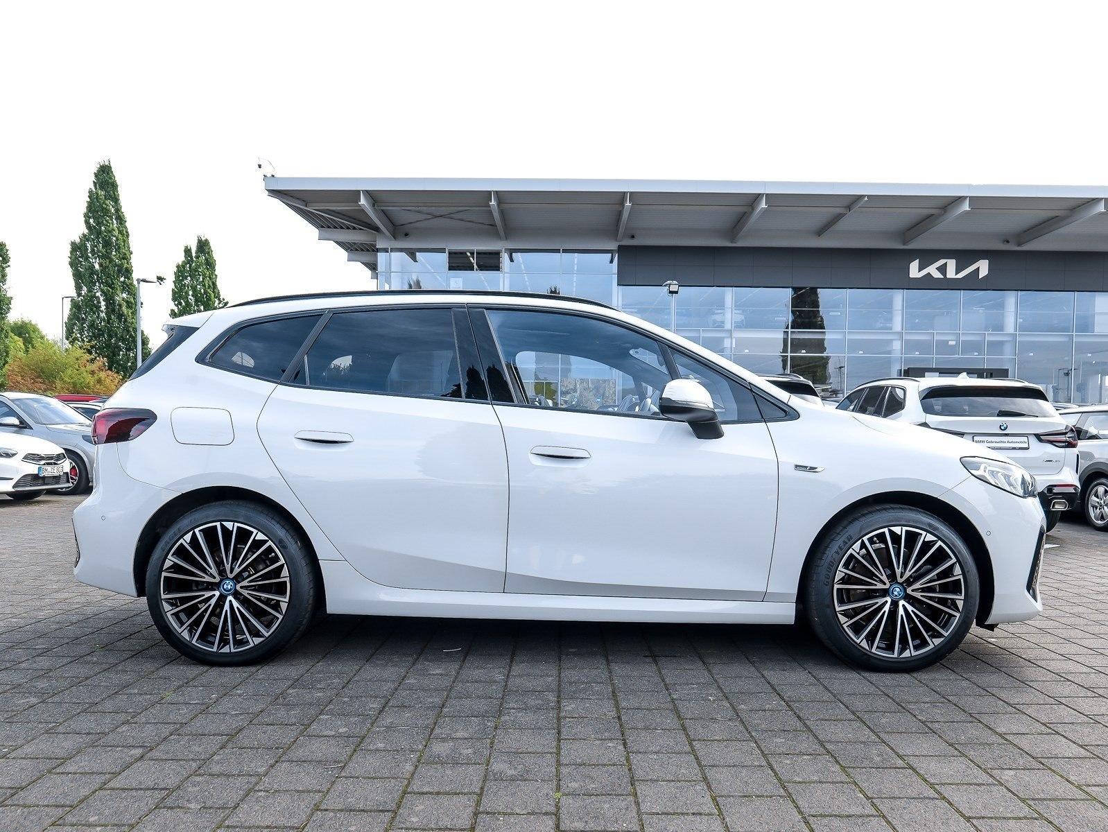 BMW 230e xDrive M Sport PANO RFK LED Sound Syst. LM
