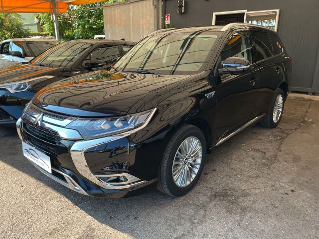 Mitsubishi Outlander 2.4 MIVEC 4WD PHEV Instyle 