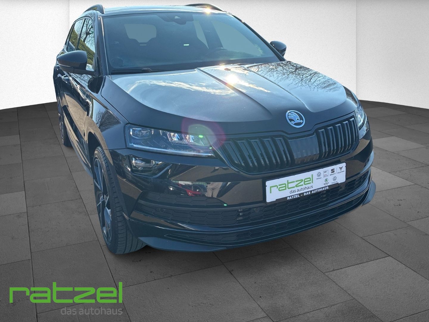 Fahrzeugabbildung SKODA Karoq 4x4 Sportline TSI 2,0 Navi LED ACC Travel