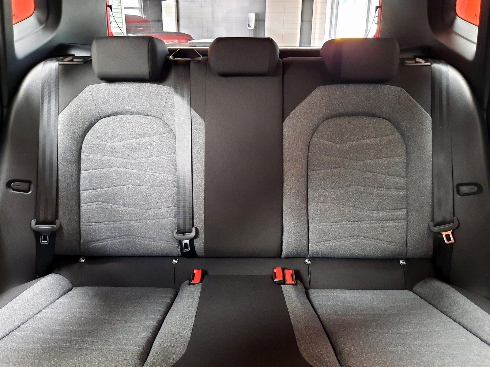 Fahrzeugabbildung SEAT Arona Xperience TSI *Navi*LED*Sitzhzg*Einparkh*