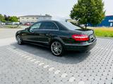 Mercedes-Benz E 200 BlueEFFICIENCY|19 Zoll| Lückenlos Mercedes - gebrauchte Mercedes-Benz E 200 aus dem Jahr 2009