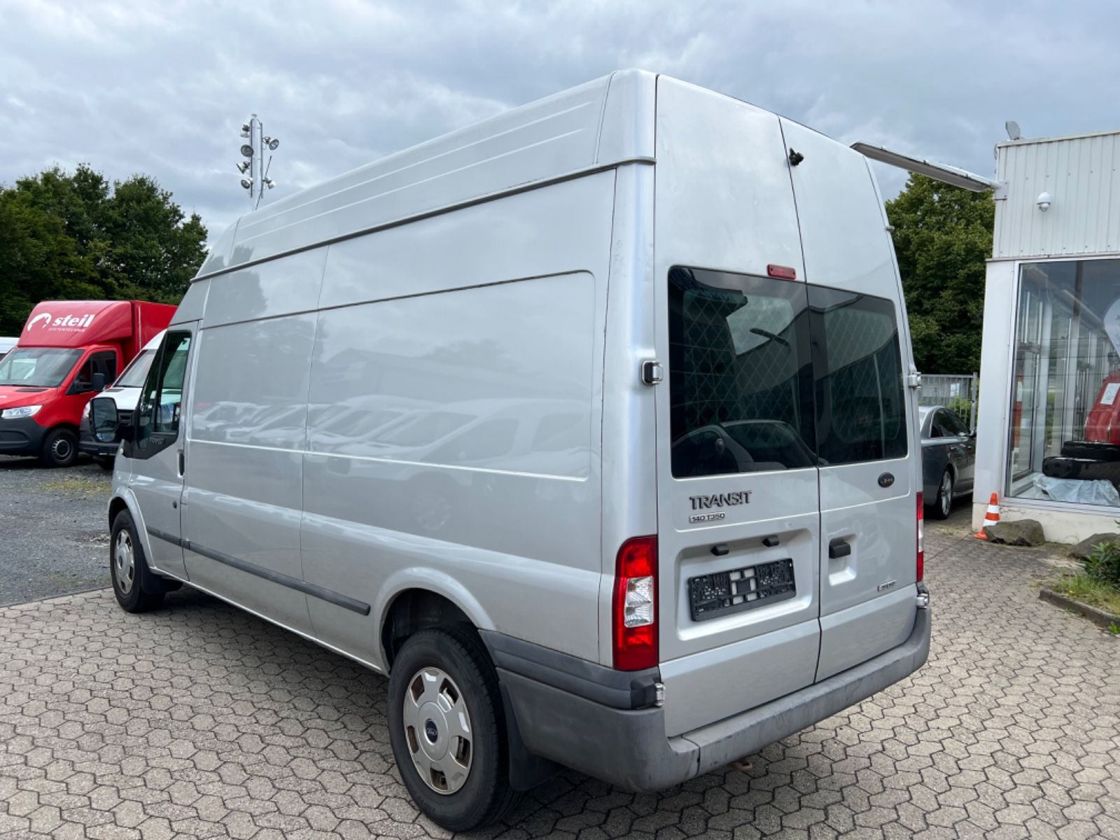 Fahrzeugabbildung Ford Transit KLIMA FT 350 L Trend LKW Kasten Export