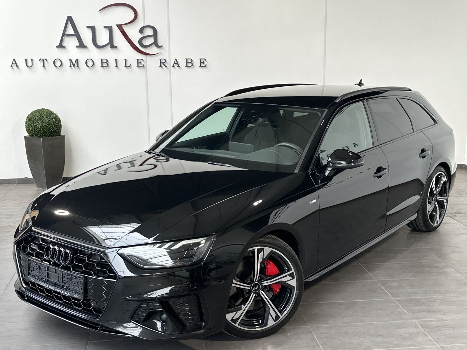 Fahrzeugabbildung Audi A4 Avant 45 TFSI Qu S-Line Black NAV+MATRIX+ACC