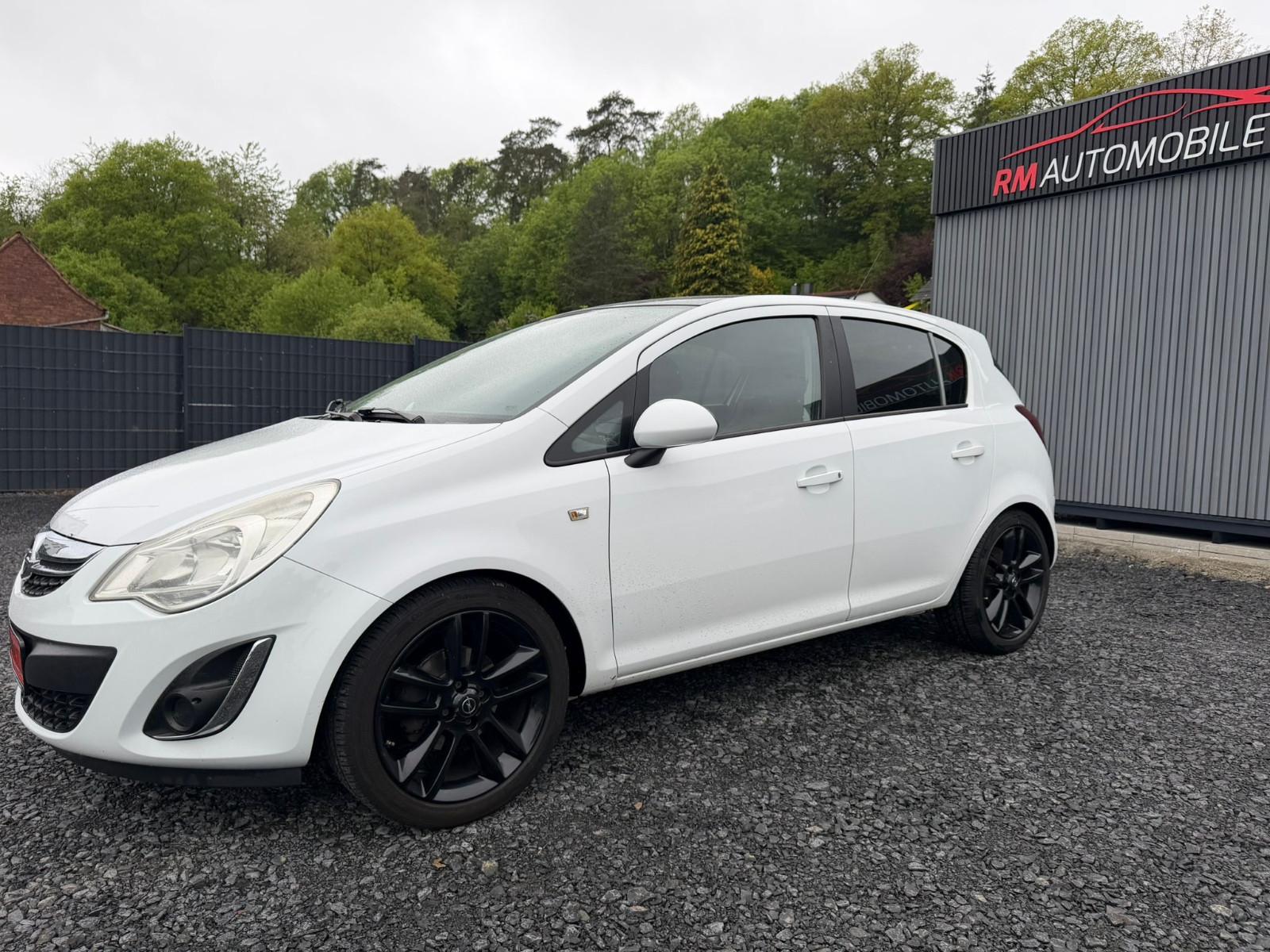 Opel Corsa D 1.4 Color Edition KLIMA/PDC/SHZ