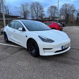Tesla Model 3 Allradantrieb mit Dualmotor Performance  - Tesla Gebrauchtwagen in Stuttgart