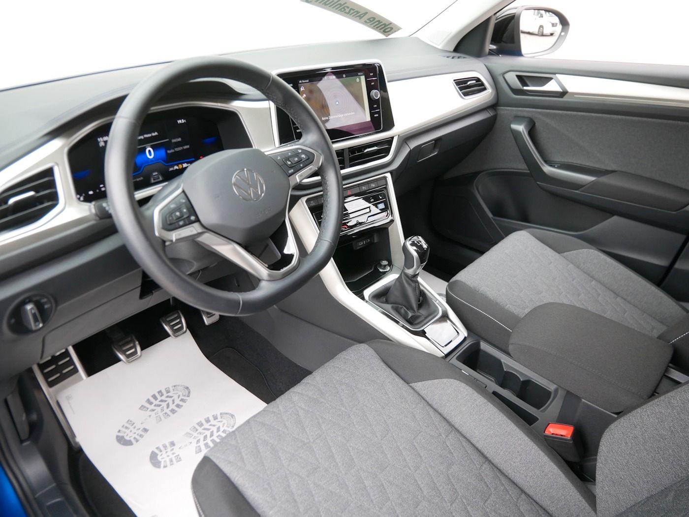 Fahrzeugabbildung Volkswagen T-Roc 1.5 TSI Move NEU40T Standheiz ACC SHZ+LHZ