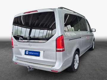 Mercedes V 220 - 2