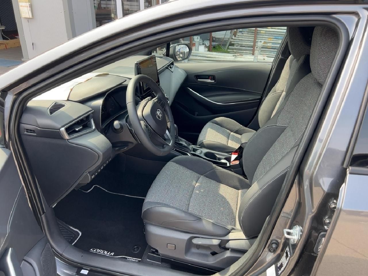 Fahrzeugabbildung Toyota Corolla TS 2,0 Hybrid Teamplayer *Technikpaket