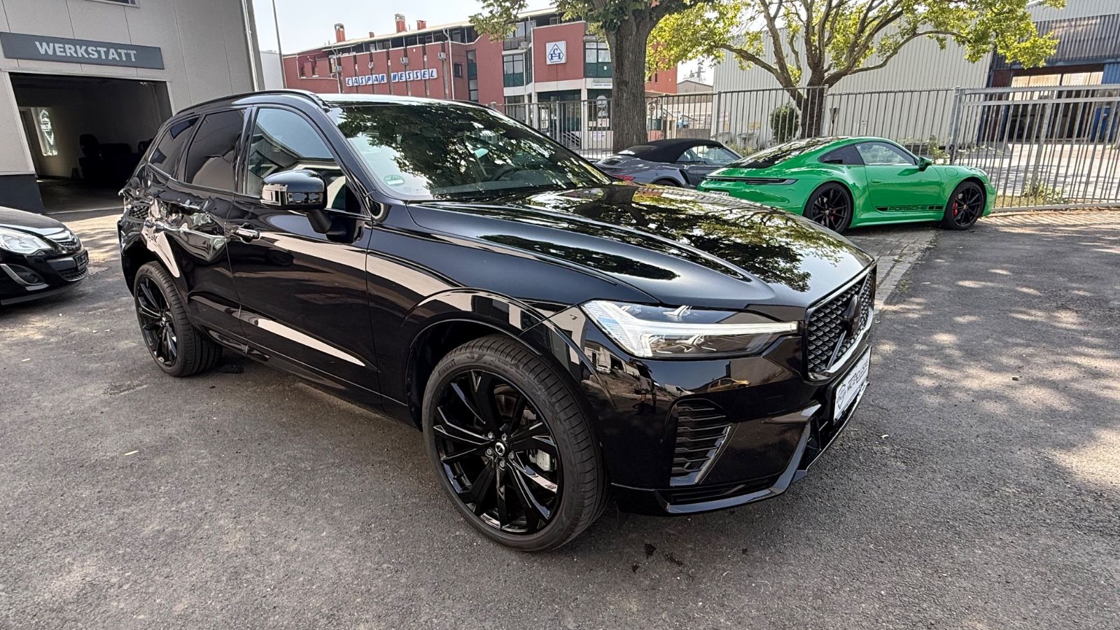 Fahrzeugabbildung Volvo XC 60 XC60 R-Design Black Edition AWD fahrbereit