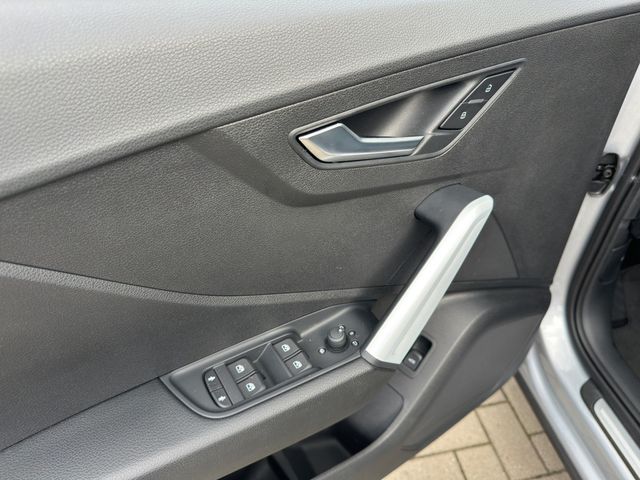 Q2 35 1.5 TFSI design S-tronic PDC SHZ NAVI LED