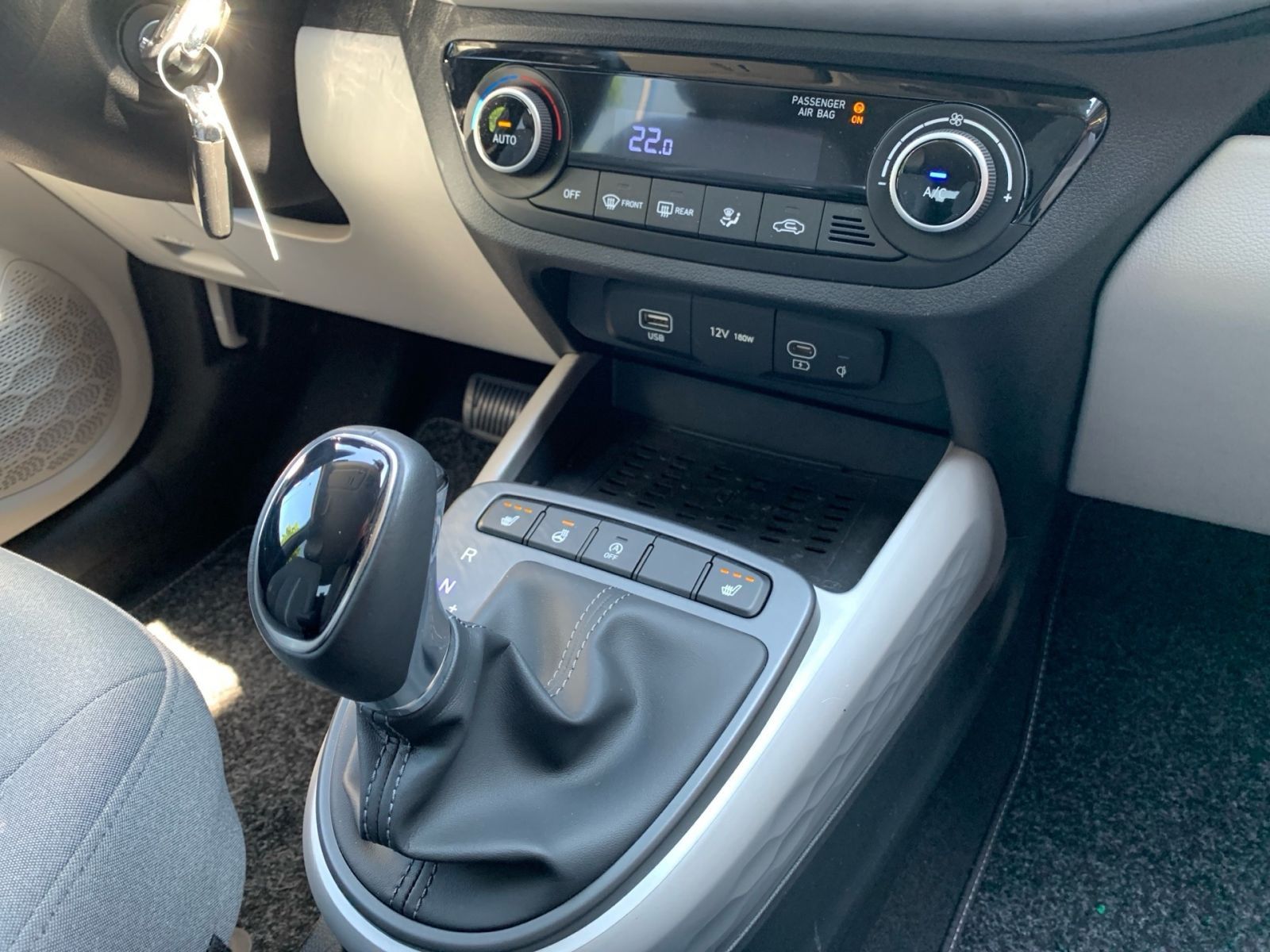 Fahrzeugabbildung Hyundai i10 1.2 Automatik Prime Standheizung