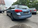 Opel Astra J Sports Tourer Selection - Opel Astra aus 2010: Sports