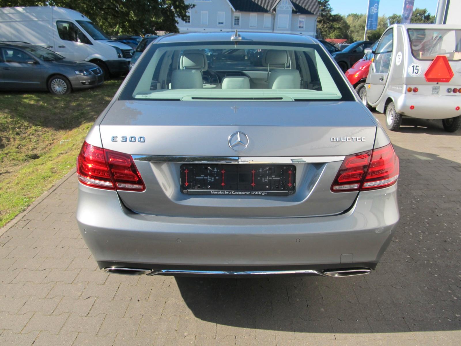 Mercedes-Benz E 300 E Limousine E 300 BlueTec-1.Hd-Leder-Navi