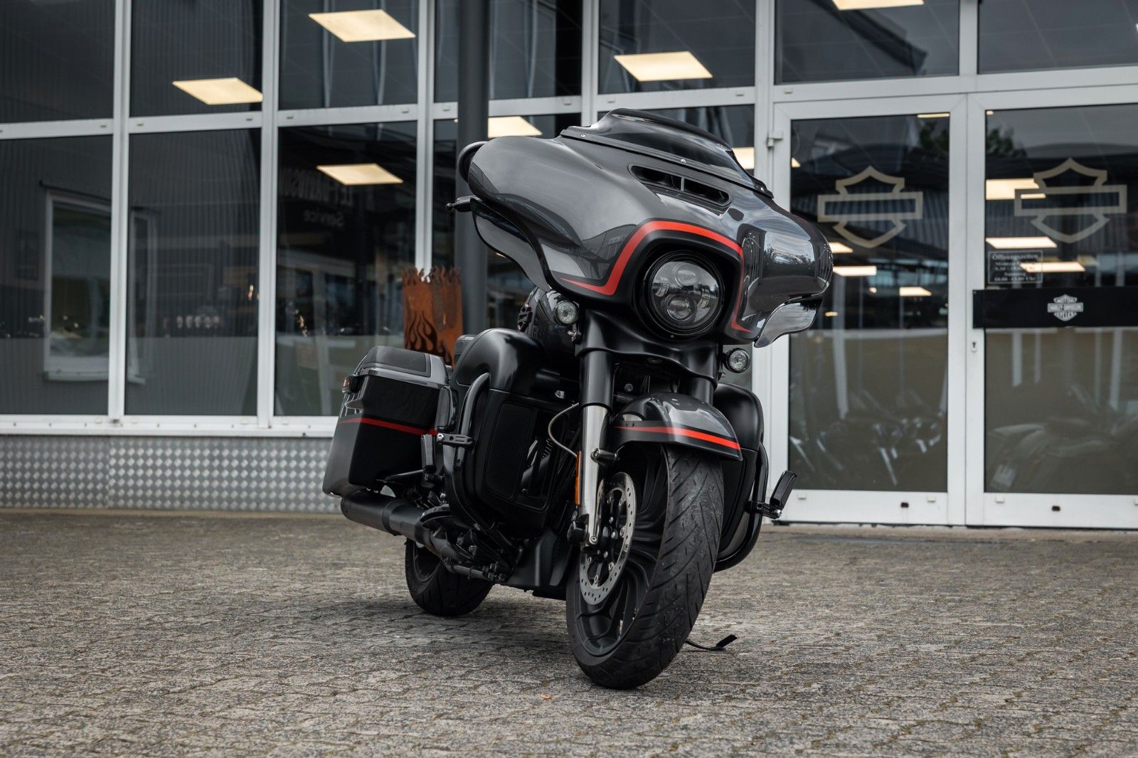 Fahrzeugabbildung Harley-Davidson CVO STREET GLIDE 117 FLHXSE - KESSTECH
