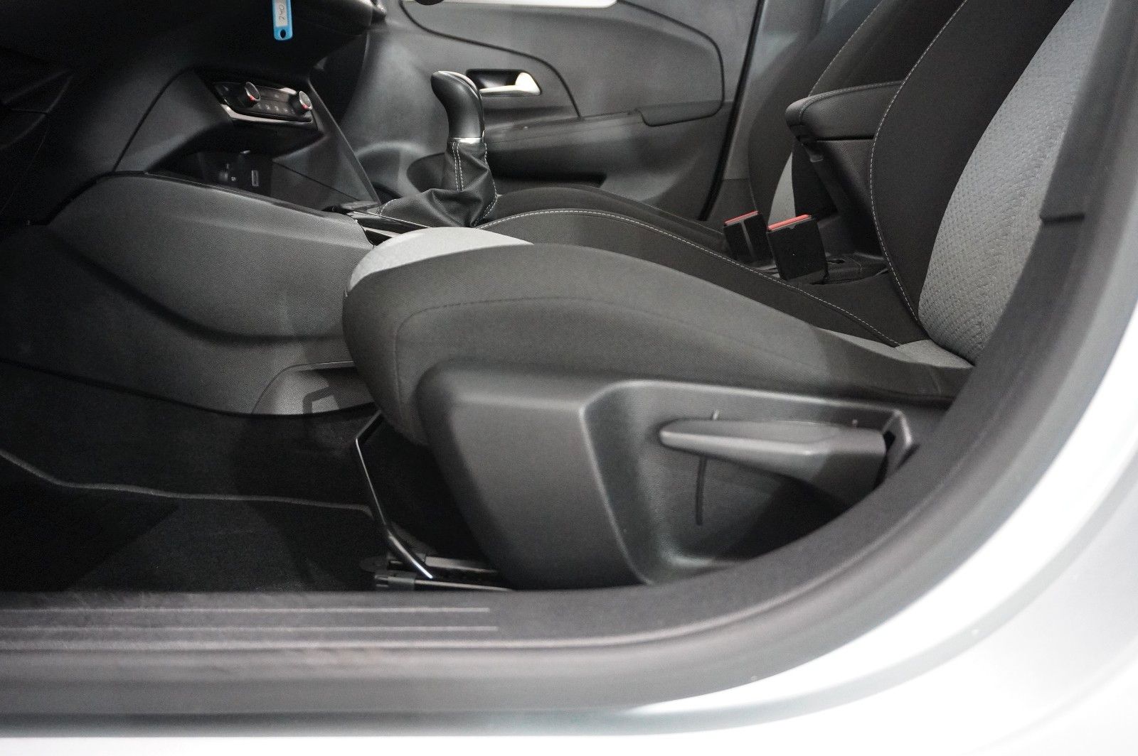 Fahrzeugabbildung Opel Corsa F 1.2 FACELIFT NAVI/LED/KAMERA/VIRTU./DAB+