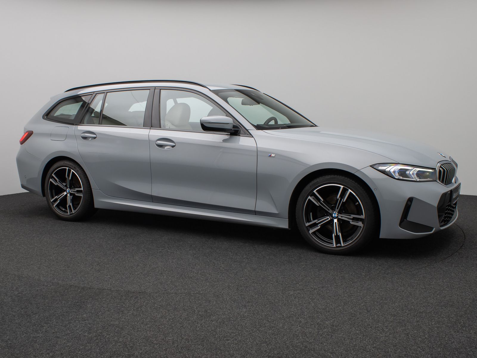 Fahrzeugabbildung BMW 320d M Sport Kamera DAB HUD Fernlichtassis Alarm