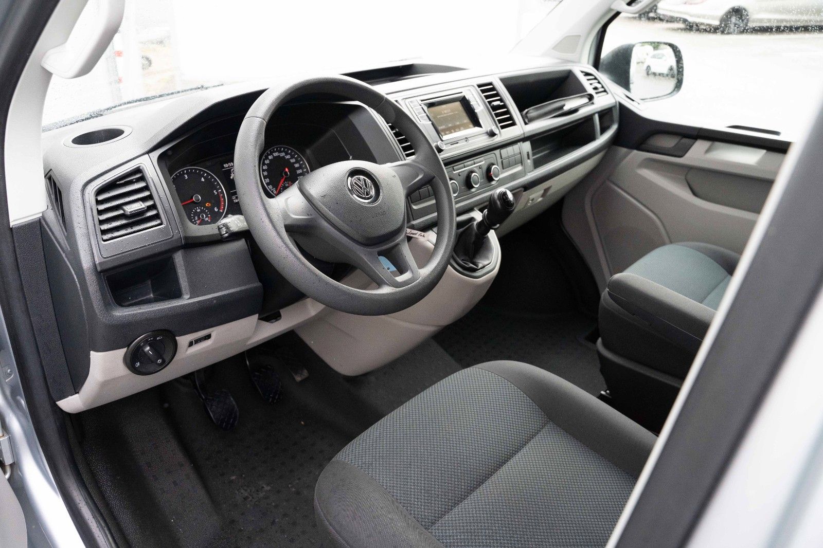 Fahrzeugabbildung Volkswagen T6 TRANSP KA LANG 2.0TDI AHK PDC TEL KLIMA