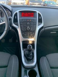 Bild 12 Opel Astra J Sports Tourer Sport Scheckheft Lückenlos