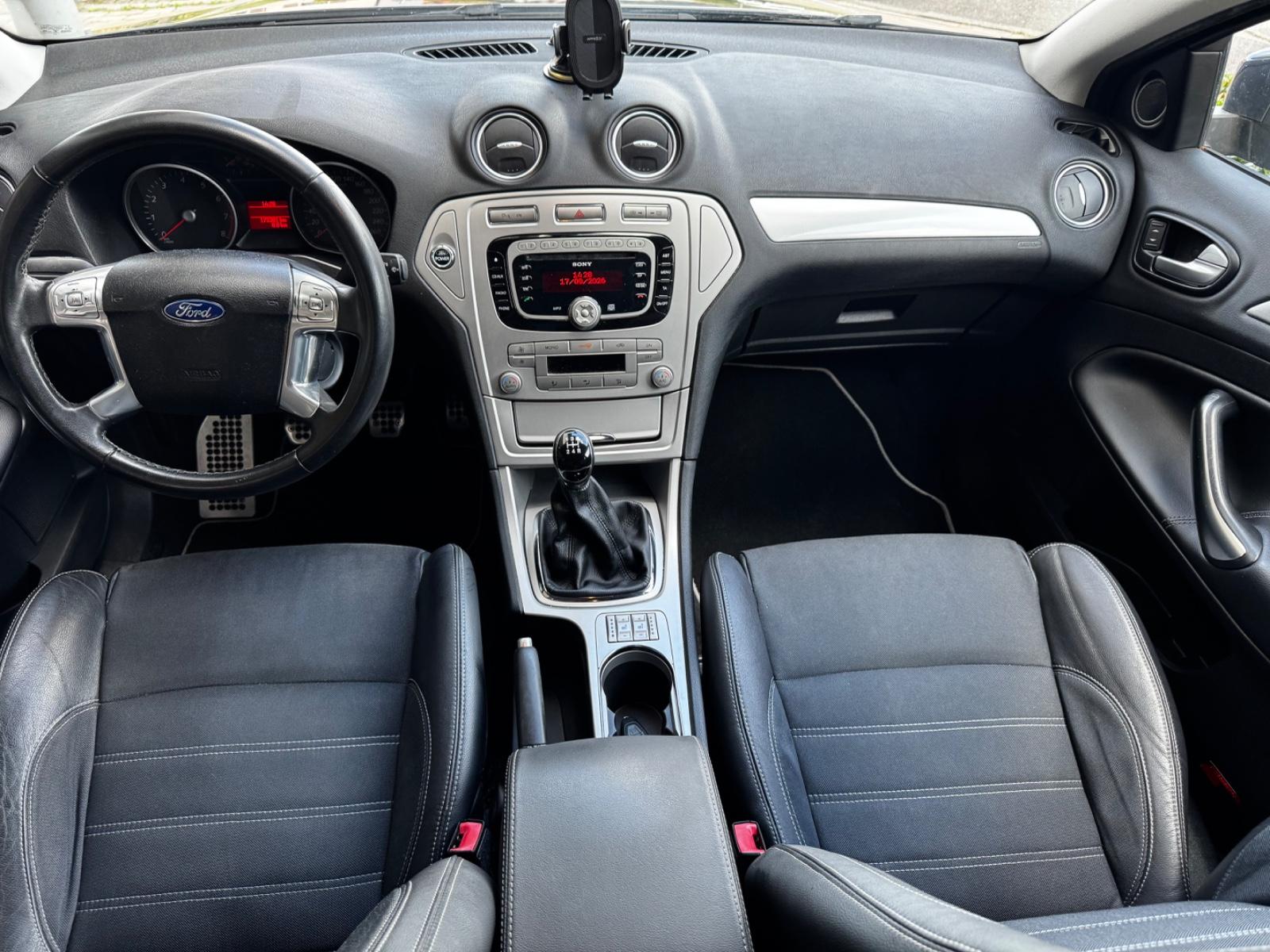 Ford Mondeo 2010 — photo 19