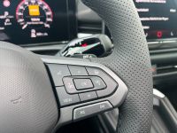 Volkswagen T-Roc 1.5 eTSI DSG R-Line PANO AHK MATRIX 4JGAR bei Autohaus Landmann & Maier OHG