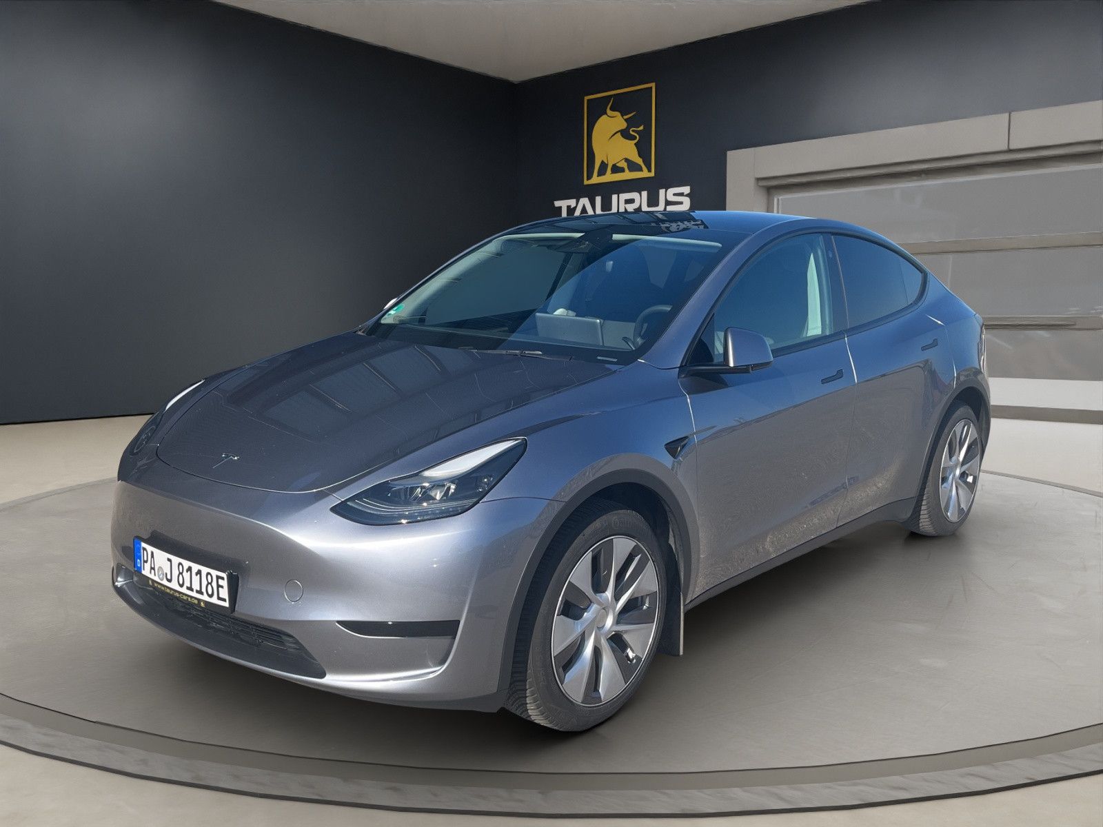 TESLA Model Y Basis RWD TOLLER ZUSTAND