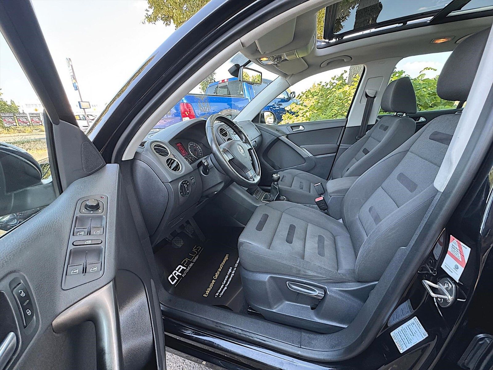 Fahrzeugabbildung Volkswagen Tiguan Sport & Style 4Motion *Pano*AHK*Klima*