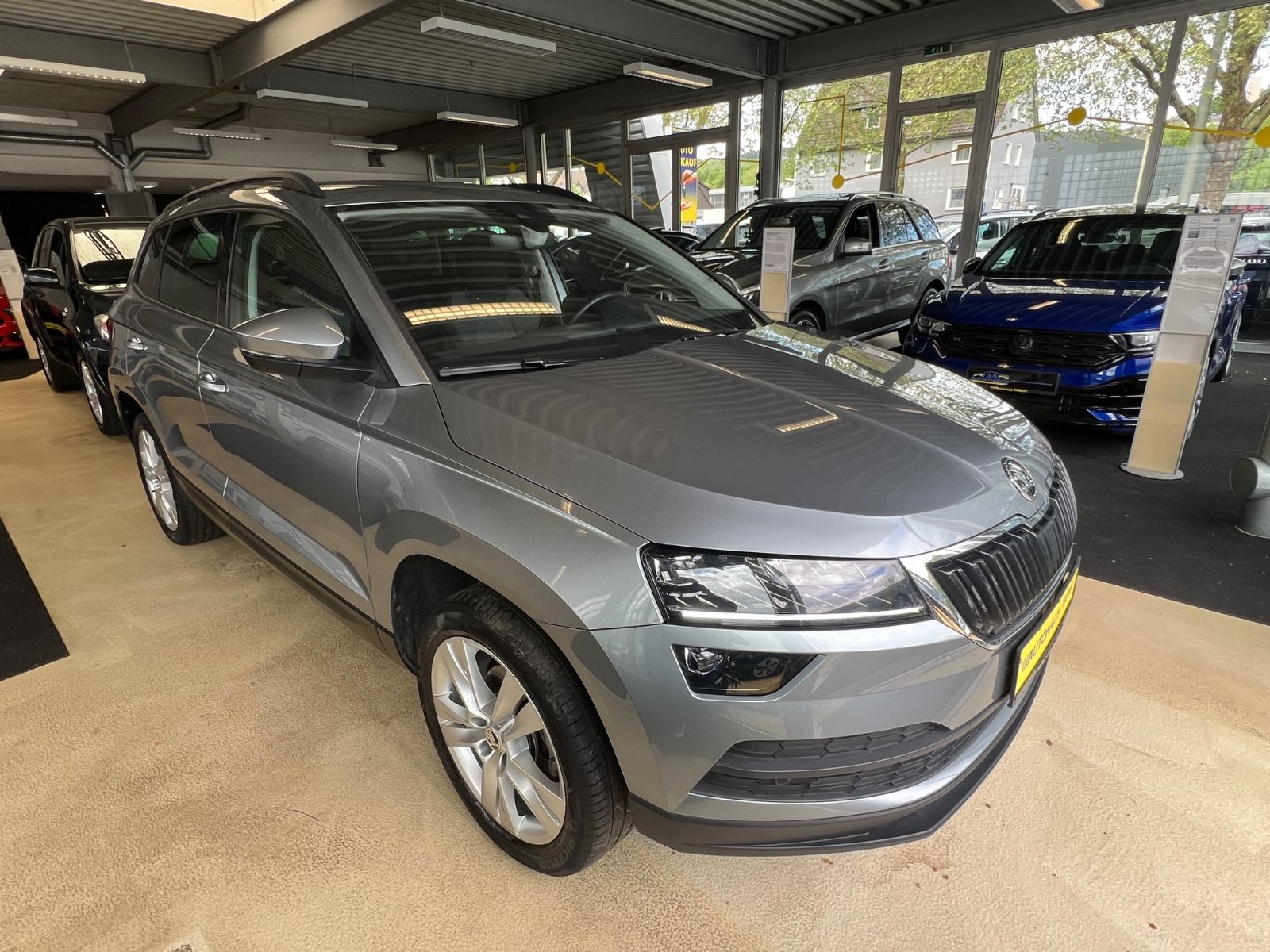 Fahrzeugabbildung SKODA Karoq Style 1.5 DSG *NAVI*KAMERA*CAR-PLAY*AHK*
