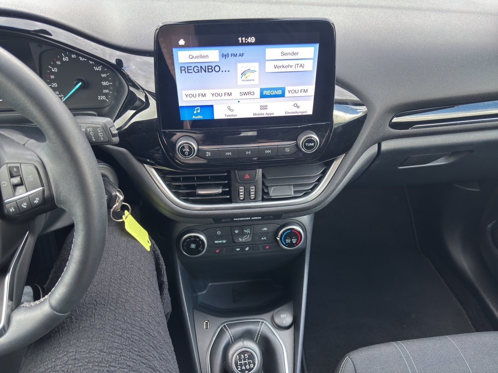 Fahrzeugabbildung Ford Fiesta 1.0 Cool&Connect PDC/GRA/KLIMA/SHZ/LHZ/