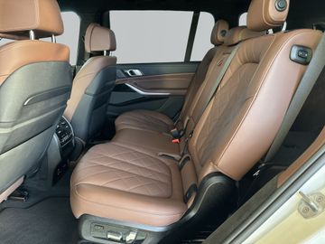 BMW X7 - 9