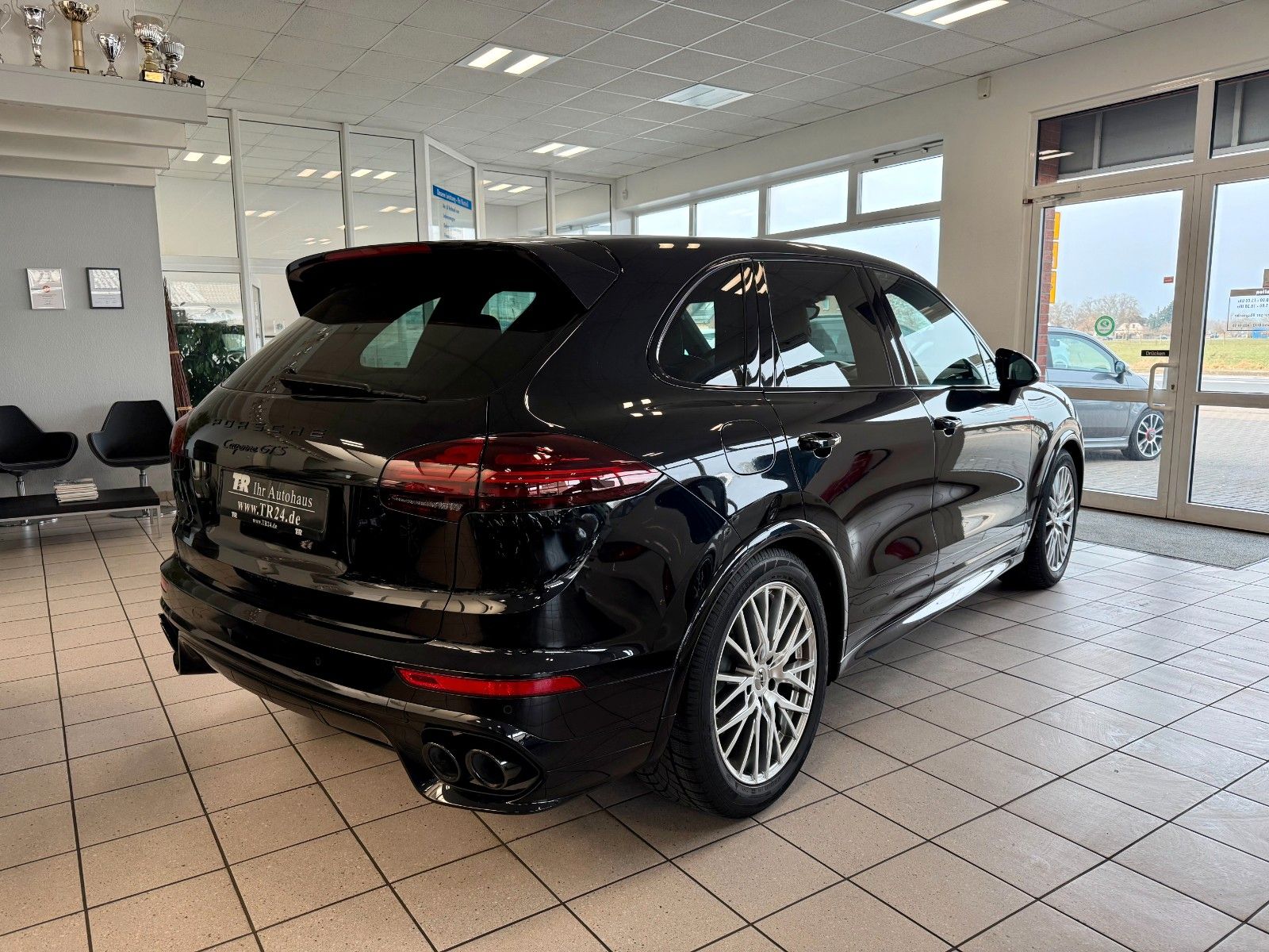 Fahrzeugabbildung Porsche Cayenne GTS Luftfederung/SportChrono/LED/Kamera