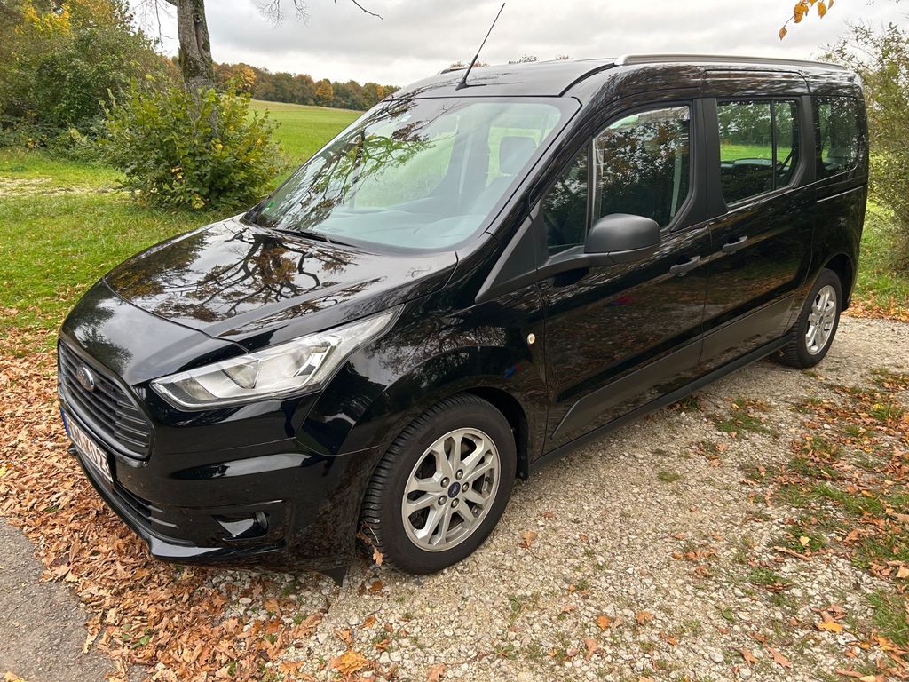 Image of Ford Grand Tourneo