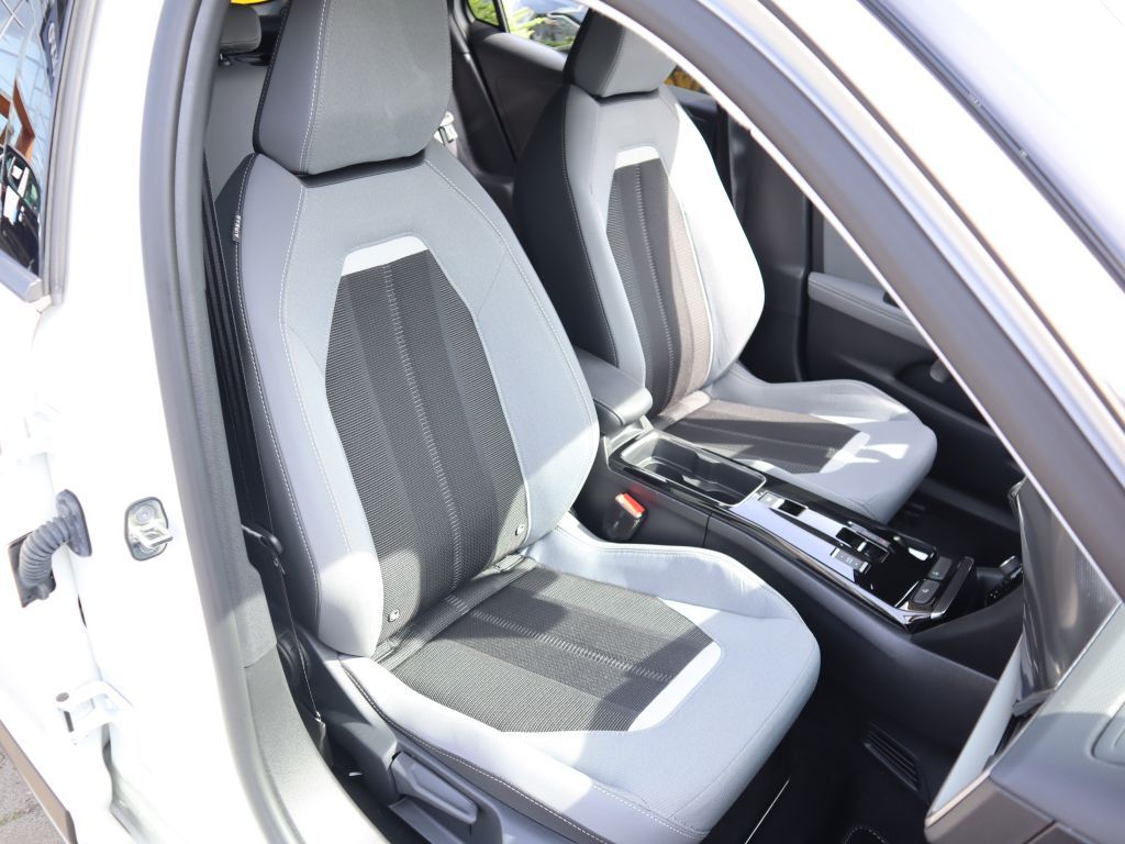 Fahrzeugabbildung Opel Mokka-e Elegance (B/B)
