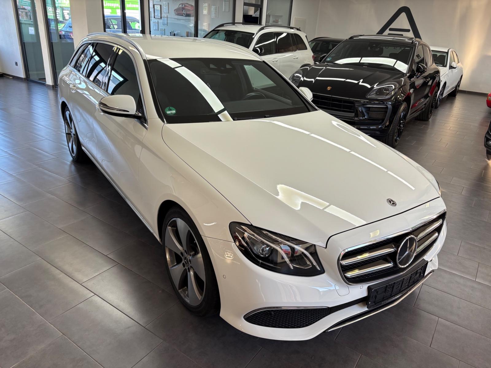 Mercedes-Benz E 200 T-Mod. Avantg. Navi/LED/Kamera/19"Zoll
