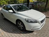 Volvo V40 T3 Momentum Tüv 10.26/Scheckheft - Volvo V40 Gebrauchtwagen in Hamburg