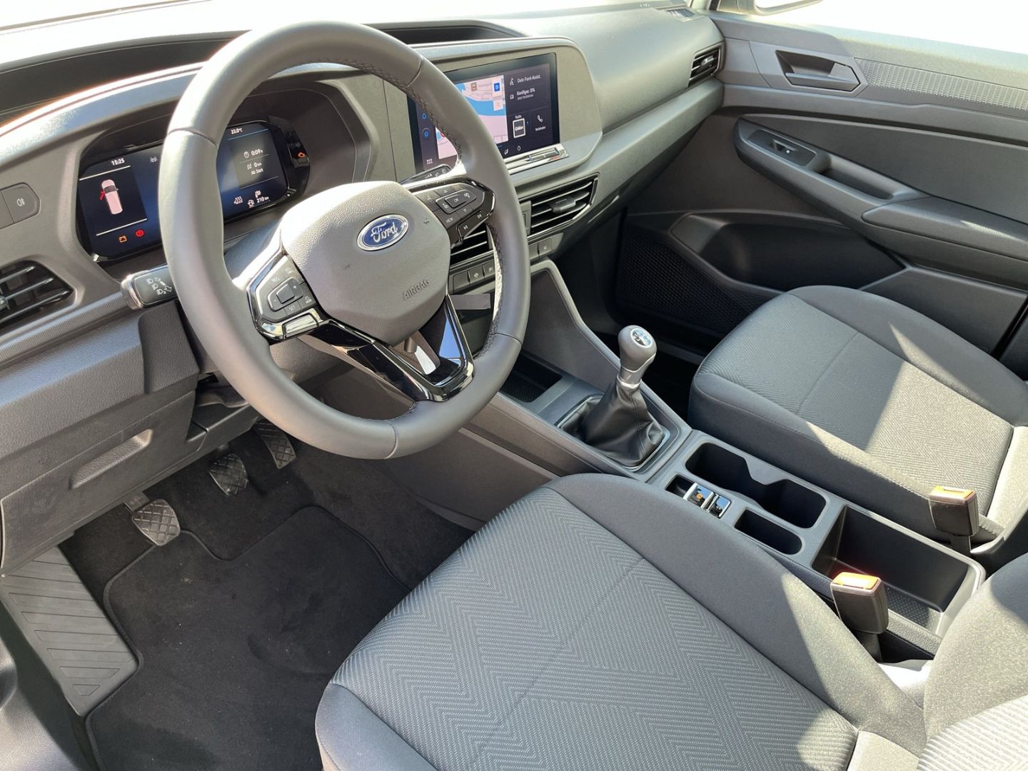 Fahrzeugabbildung Ford Tourneo Connect Trend AHK-abnehmbar Digitales Co