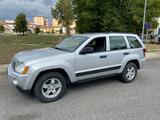 Jeep Grand Cherokee 3.0 V6 CRD Laredo gancio - Jeep Grand Cherokee Laredo mit Diesel-Antrieb