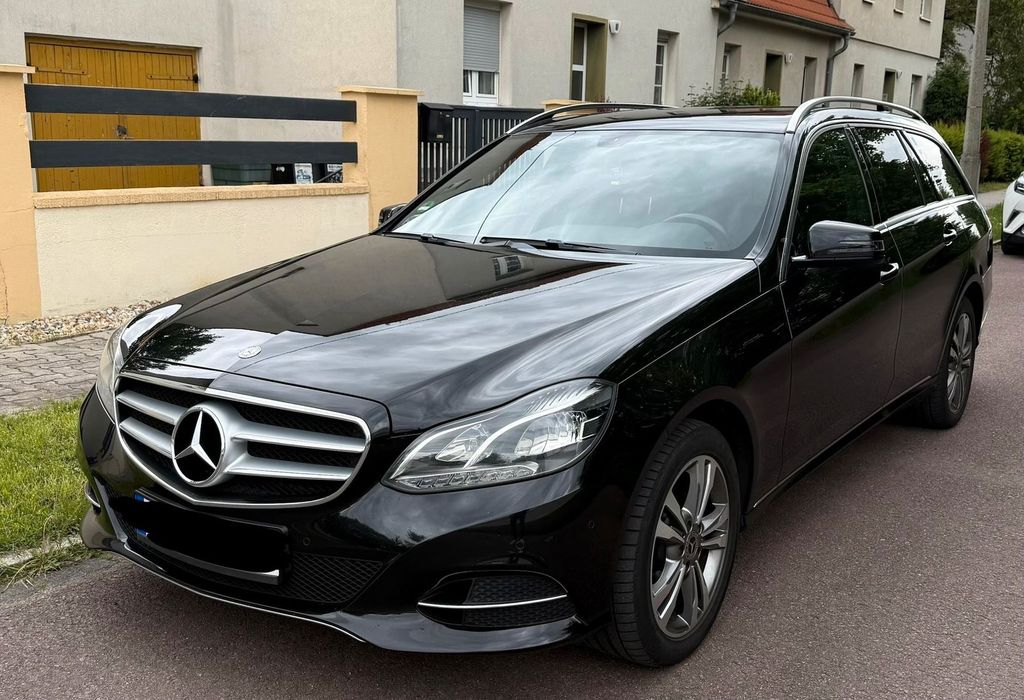 Image of Mercedes-Benz E 200