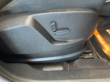 MYAUTOCENTER – Gebraucht- und Jahreswagen mit Werkstattservice in Pfaffenhofen Ford S-Max *MEMORY*SitzHZ*2-ZONEN*StandHZ*