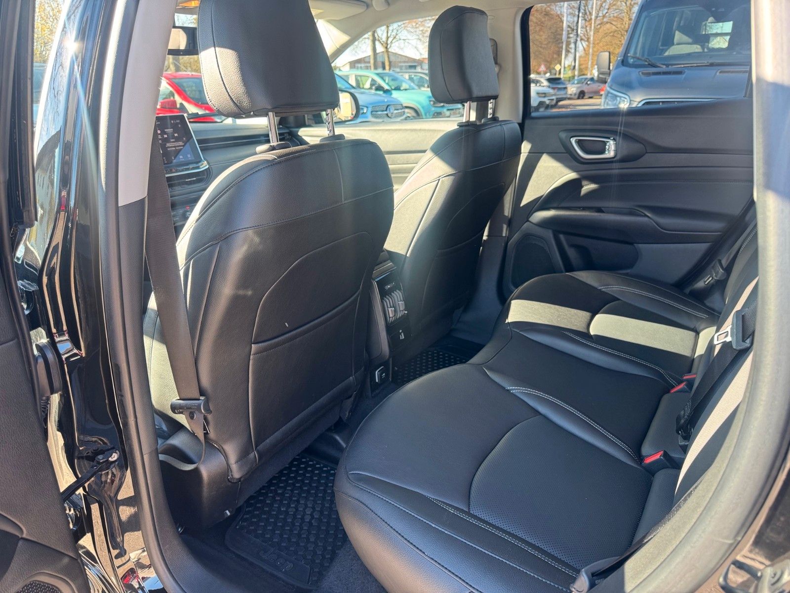 Fahrzeugabbildung Jeep Compass 1.5l S LEDER NAVI KAMERA CARPLAY ACC AUT