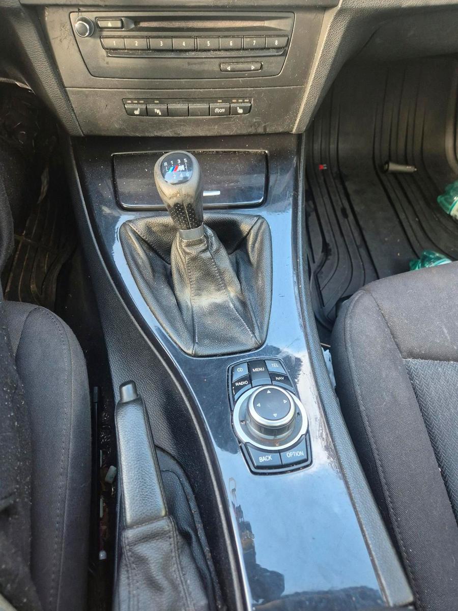 BMW 320 2009 — photo 8