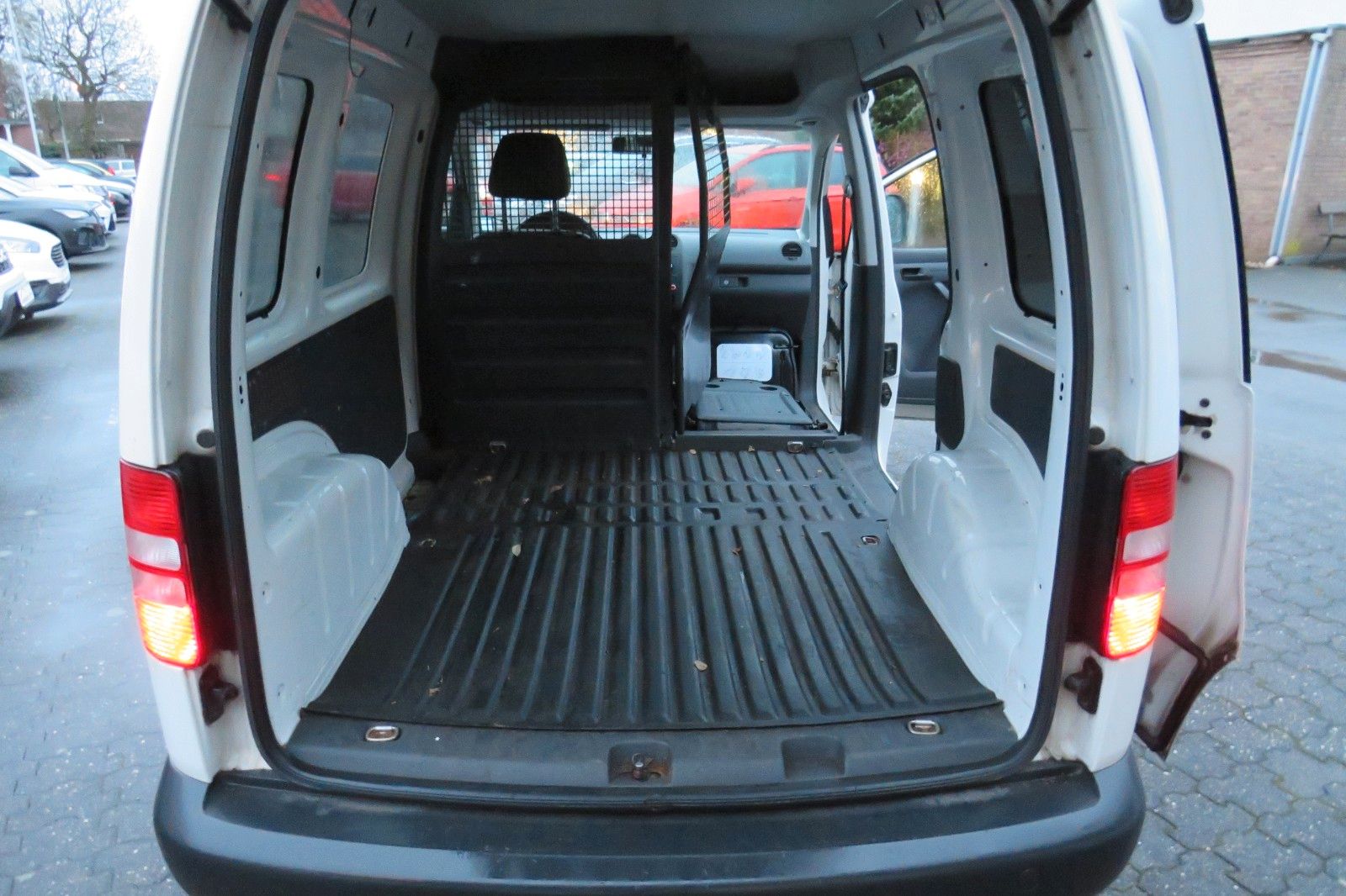 Fahrzeugabbildung Volkswagen Caddy Kasten TDI KLIMA AHK SITZH. FLEXSITZ 1.HD