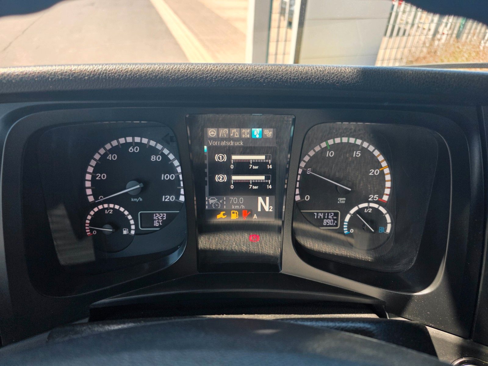 Fahrzeugabbildung Mercedes-Benz Antos 2543 L Schwenkwand LBW BÄR 2.500kg AHK