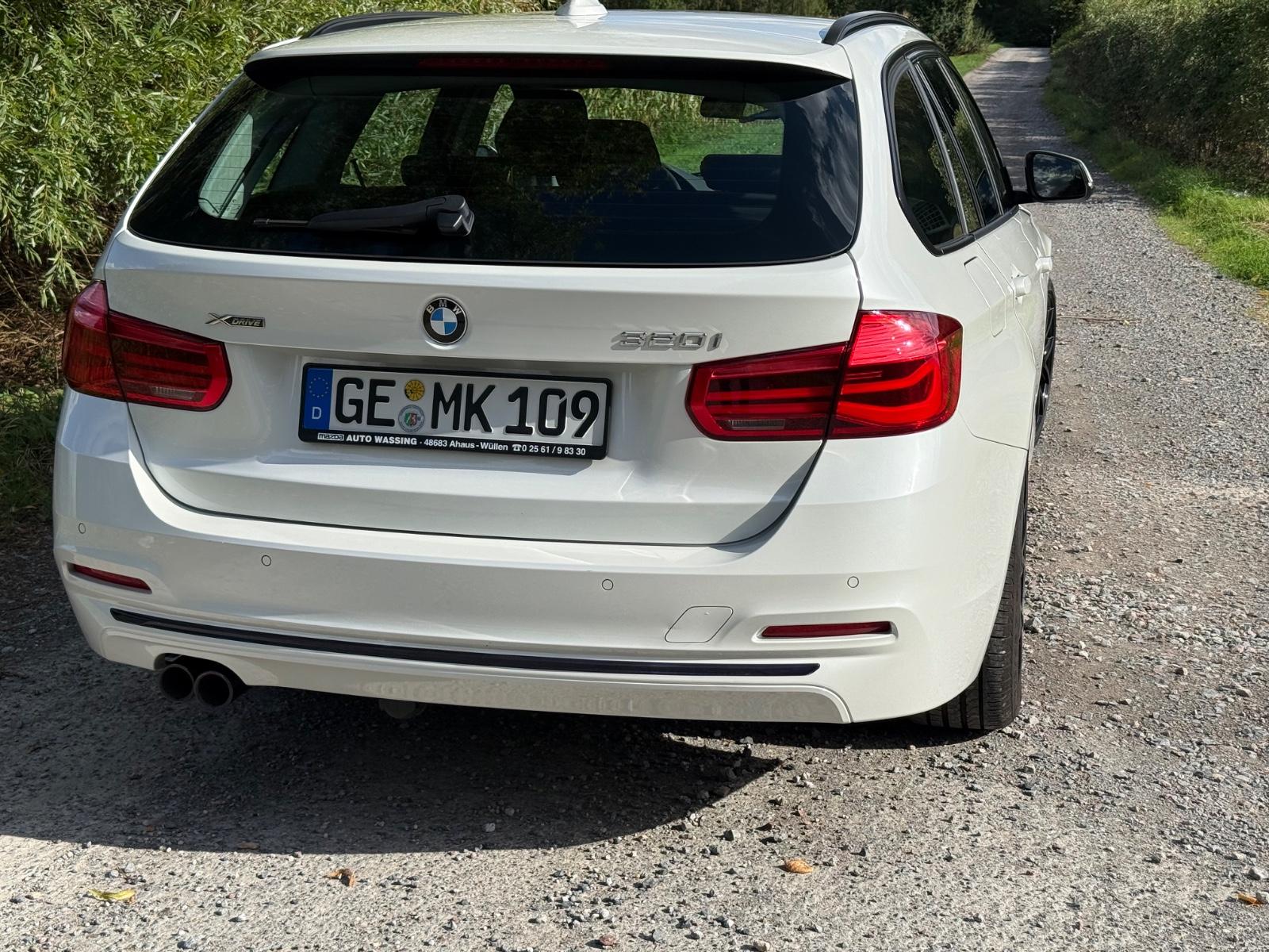 BMW 320i xDrive Touring Sport Line Automatic Spo...