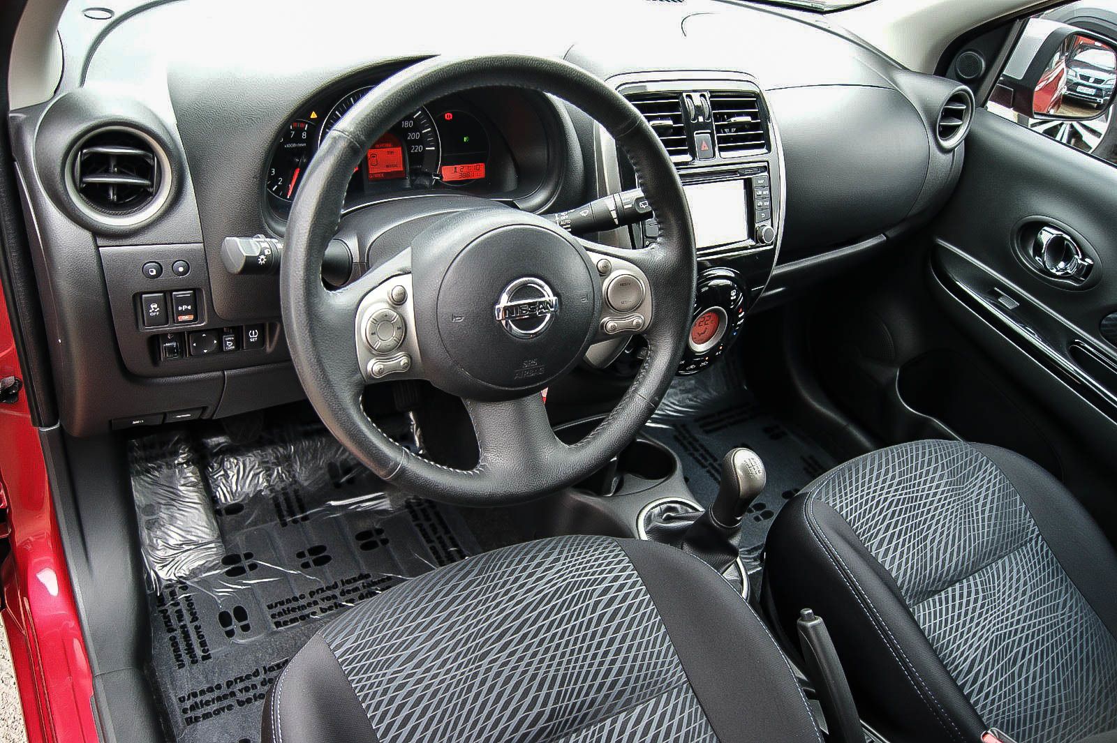 Fahrzeugabbildung Nissan Micra K13 N-Tec 1.2i NAVI SIHZG PDC TEMPOMAT BLT