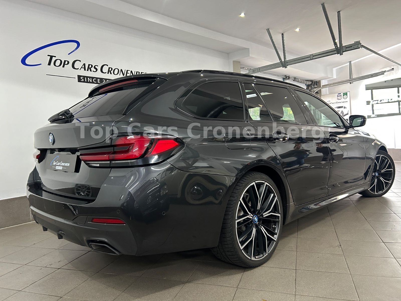 BMW 530 e xDrive M Sport*Panorama*LED*HeadUp*AHK*Kam imagem 3