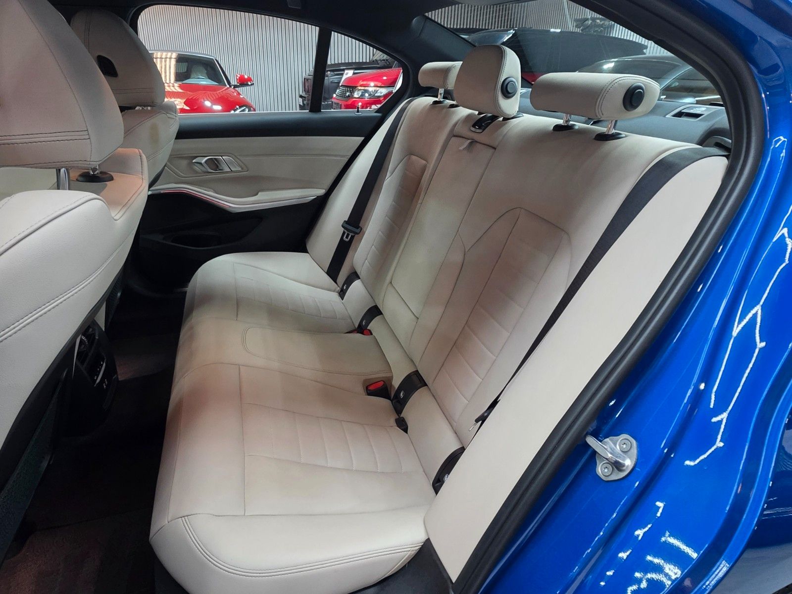 BMW 320 i xDrive M Sport/Head-Up/Driving-Assistant foto 16