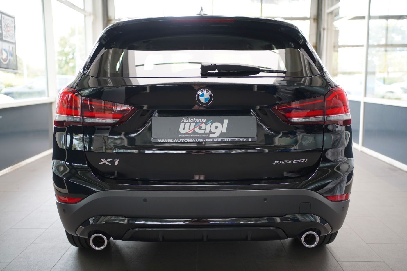 Fahrzeugabbildung BMW X1 xDrive20iA Sport Line +LED+Parkassistent+HiFi
