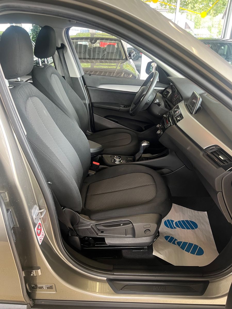 Fahrzeugabbildung BMW X1 sDrive 18 d Advantage *LED*NAVI*SITZHEIZUNG*