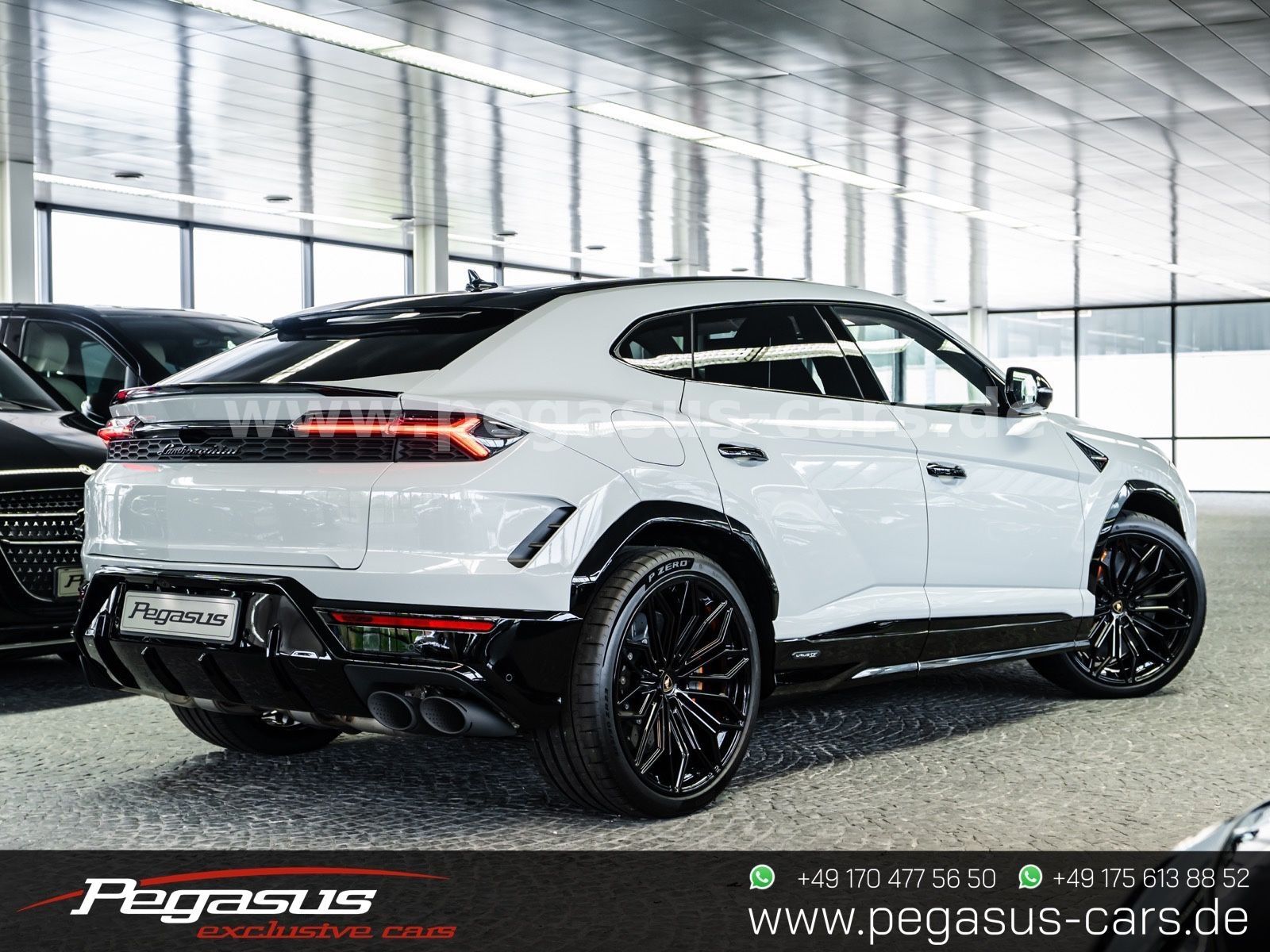 LAMBORGHINI Urus - 21