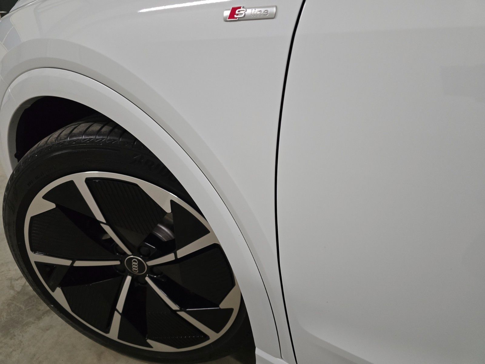 Audi Q4 q S-line Raute Hud Pano Sonos Ahk Lm21 WPumpe imagem 3